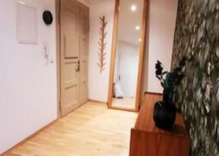 Design Altbauwohnung Mit Balkon Und Parkplatz