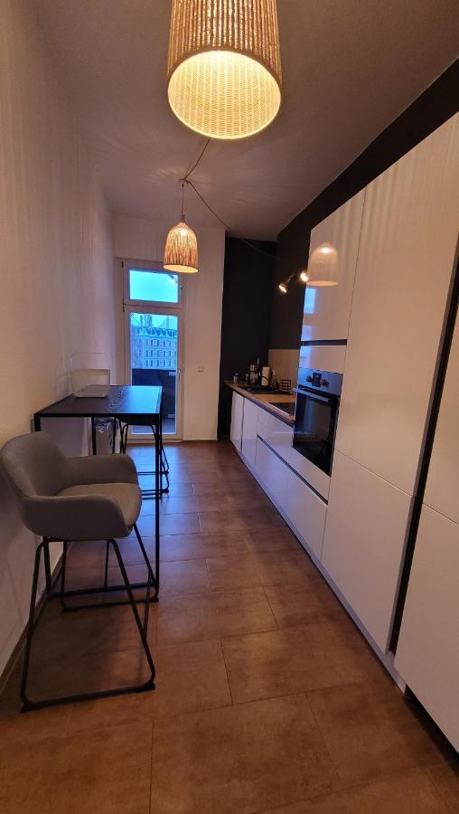 Design Altbauwohnung Mit Balkon Und Parkplatz Lipsia