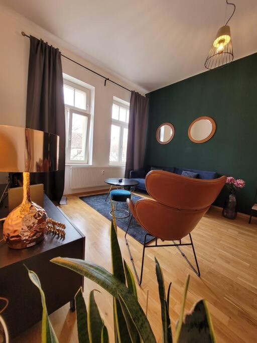 Design Altbauwohnung Mit Balkon Und Parkplatz Appartamento *